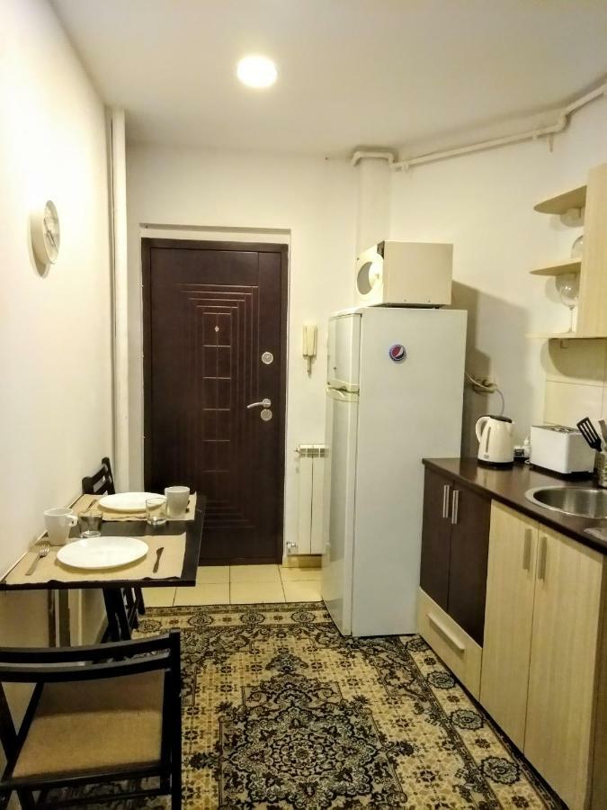 Cozy Downtown Oasis Lejlighed Bukarest Eksteriør billede